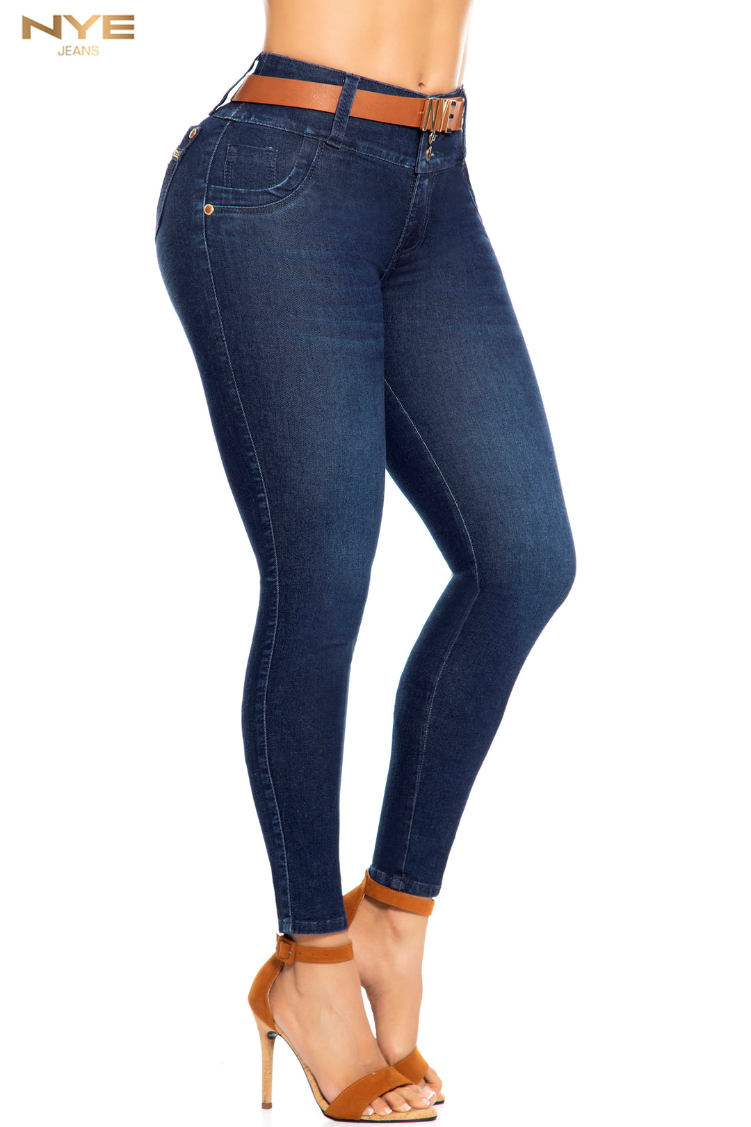 El Vaquero Push Up Ref 64049 es un clásico pantalón azul que cuenta con bolsillos traseros y una pretina anatómica de tres botones. Ofrece un ajuste perfecto y realza la figura. Ideal para un look casual pero elegante. ¡Siéntete cómodo y con estilo con este pantalón!